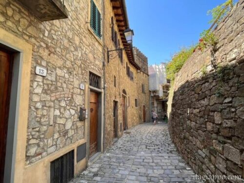 イタリアの最も美しい村　モンテフィオラッレ