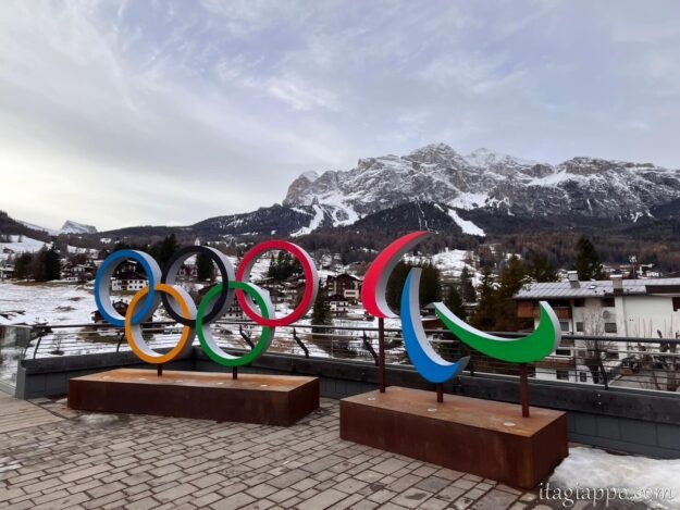 コルティナ・ダンペッツオ　オリンピックシンボル