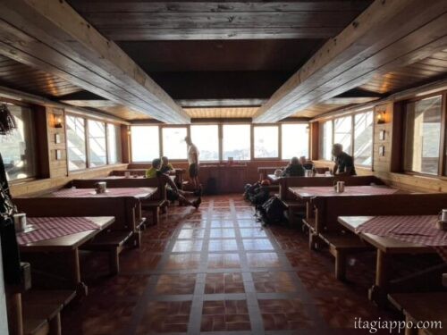 トファーナ山頂の山小屋