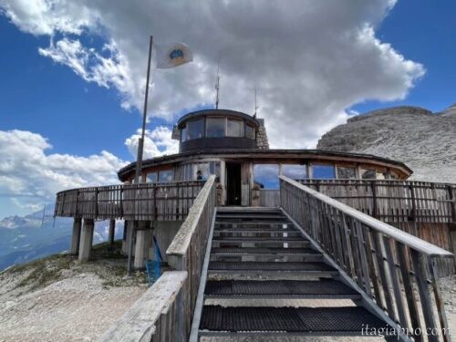 トファーナ　Ra Valles　山小屋レストラン